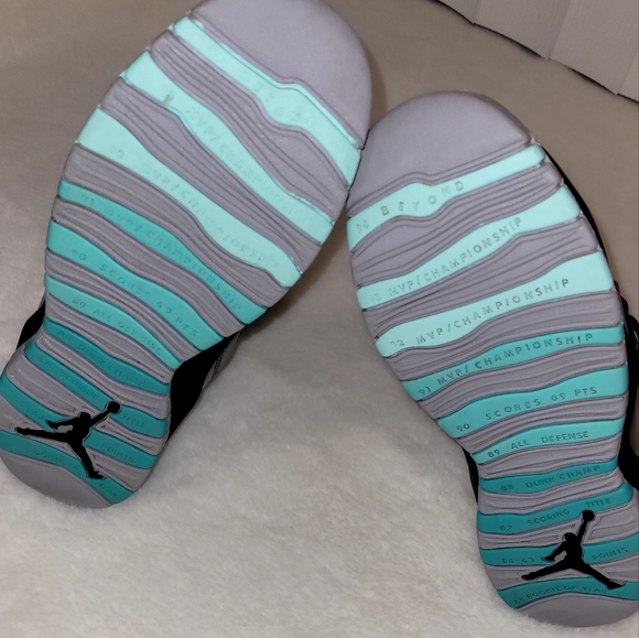 Jordan lady liberty Size 6.5y - Picture 4 of 4